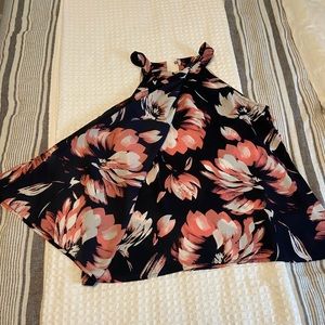Silky flower tank top